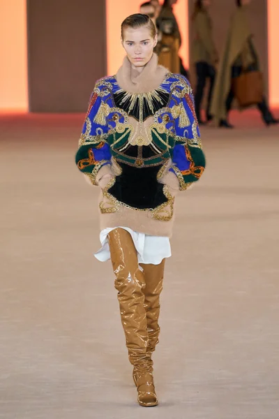 Look 19